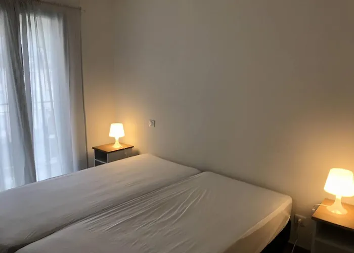 Lumineux Au Centre De Avec Terrasse Et Garage - Fr-1-812-136